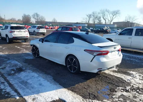2019 Toyota Camry Xse z USA, uszkodzony, nr VIN 4T1B61HK2KU293975